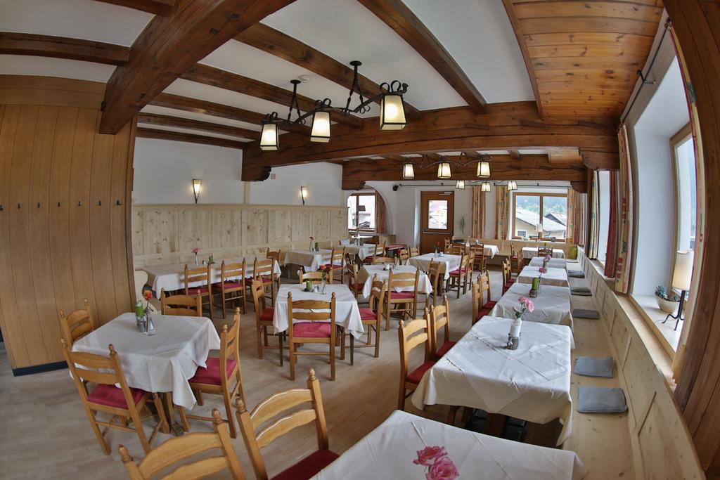 Alpenhotel Oetz Exteriör bild