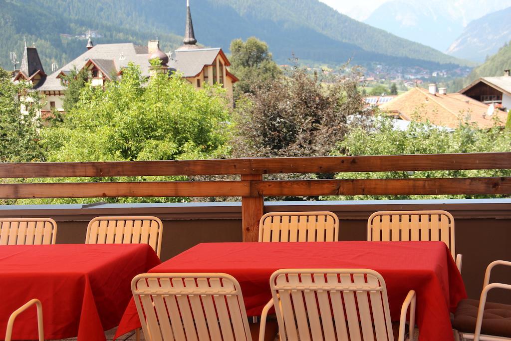 Alpenhotel Oetz Exteriör bild